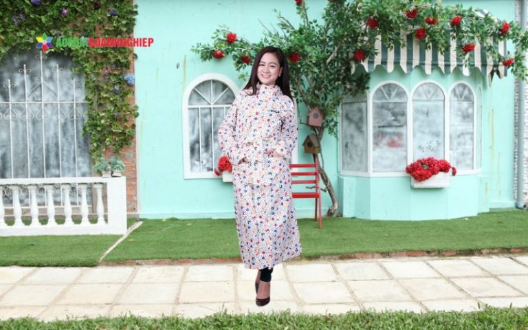 Áo mưa in họa tiết