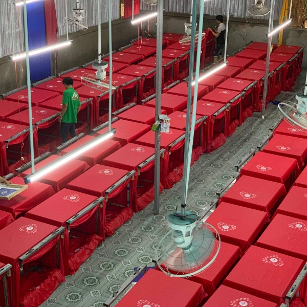 Xưởng sản xuất áo mưa bít hông quân đội