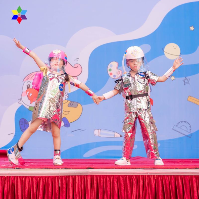 Trang phục robot tái chế