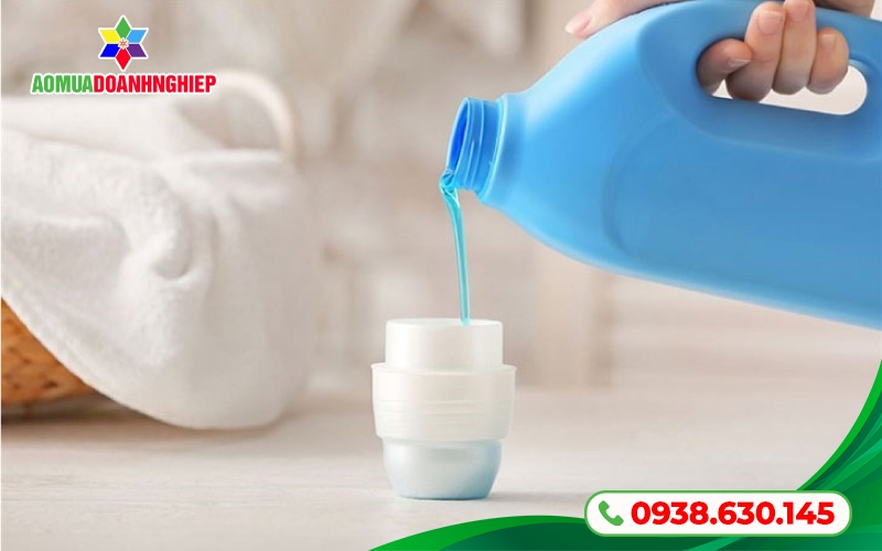 Dùng nước xả vải hoặc tinh dầu thơm