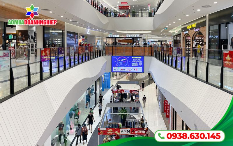 Mua áo mưa ở đâu? Bạn có thể vào các siêu thị hoặc trung tâm thương mại để mua các loại cao cấp nhé