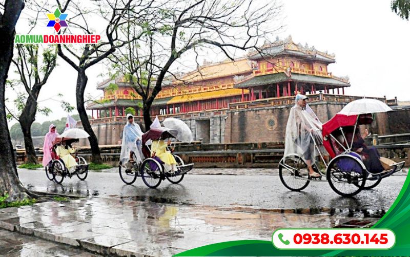 Tháng 10–11 – Đỉnh điểm mưa lũ Tháng 10–11 – Đỉnh điểm mưa lũ