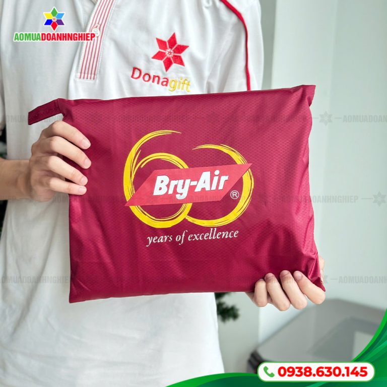Cơ Duyên Hợp Tác – Vì Sao Bry-Air Chọn Áo Mưa Làm Quà Tặng?