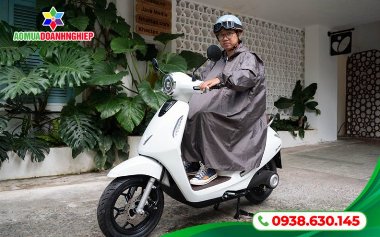Hình ảnh minh họa lợi ích của việc gấp áo mưa đúng cách