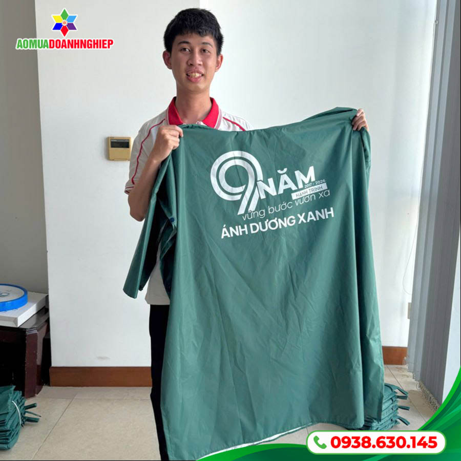 Thành phẩm trong quá trình kiểm tra áo mưa ADX