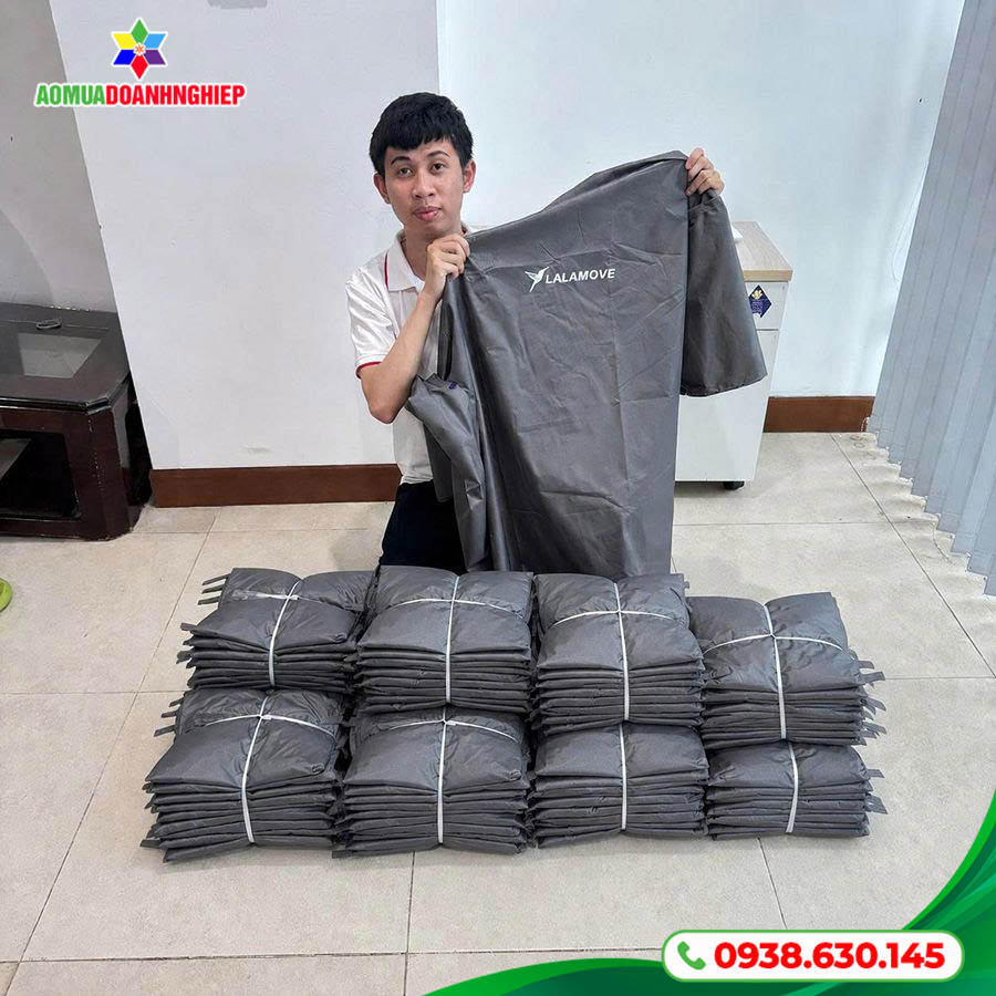 Tổng thể thành phẩm áo mưa Lalamove