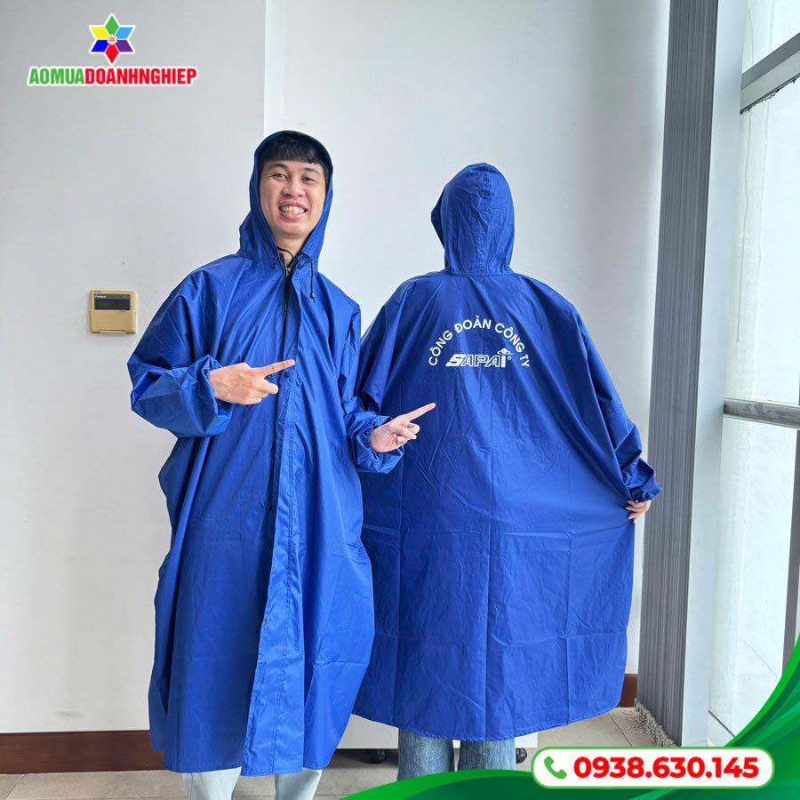 Thành phẩm trong quá trình kiểm tra áo mưa Sapai