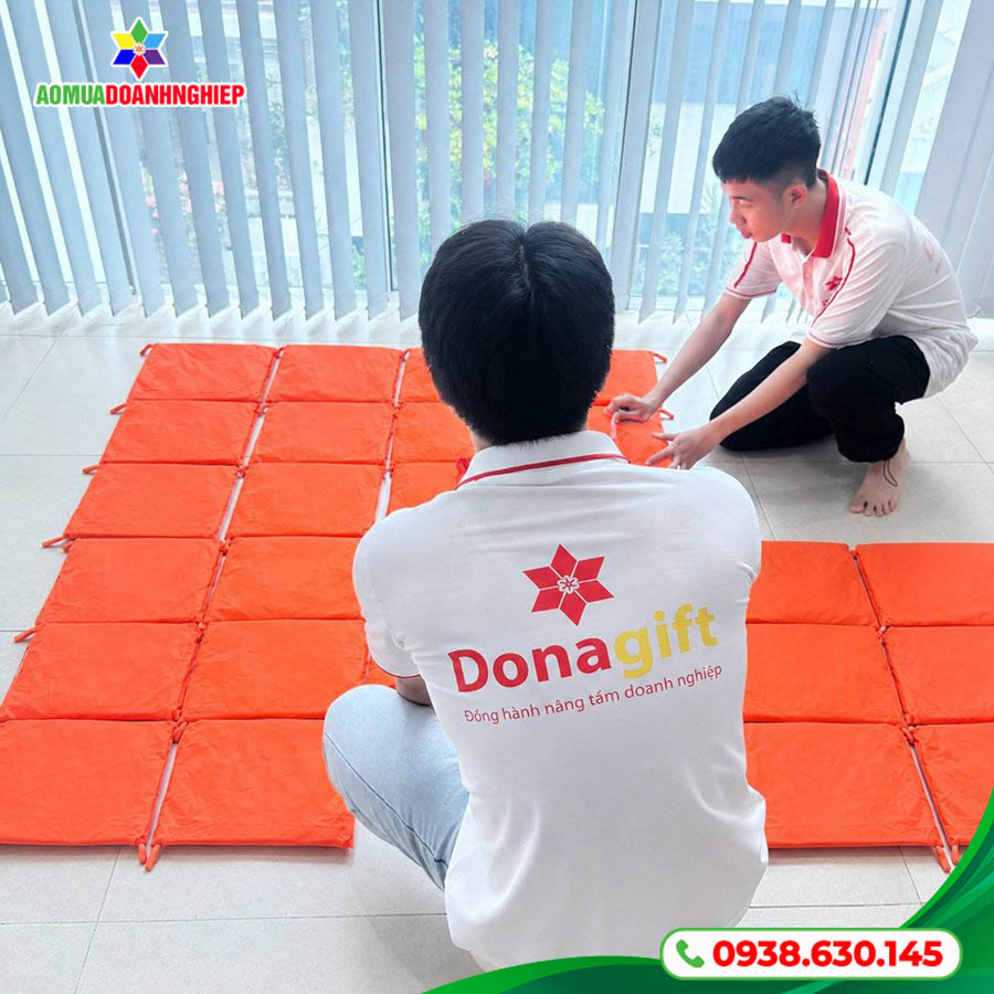 Chi tiết nhận diện thương hiệu áo mưa VN Ship