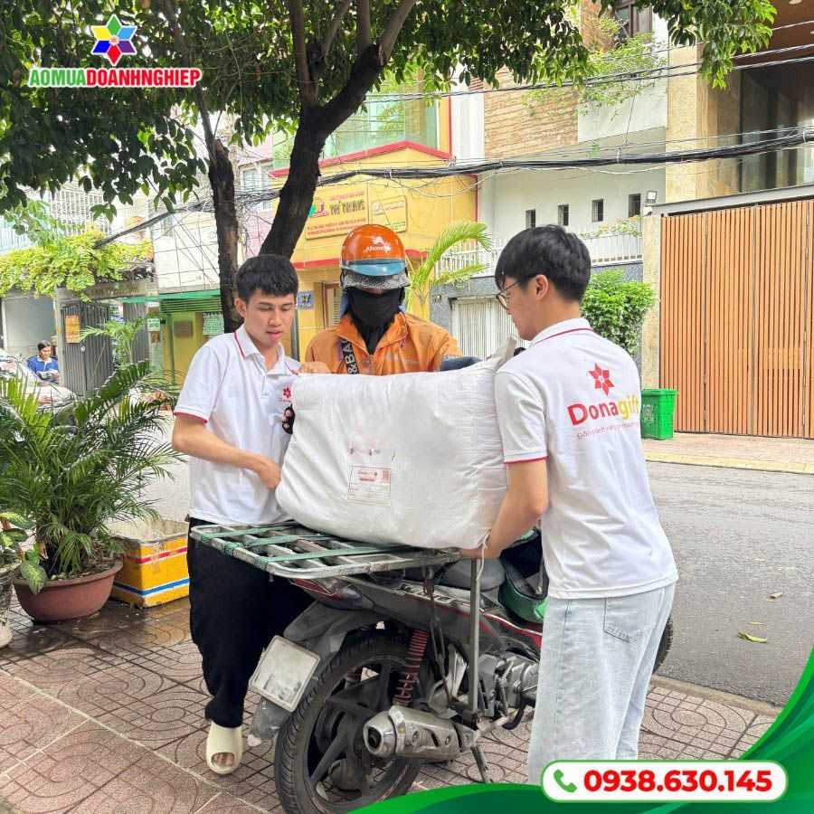Tổng thể thành phẩm áo mưa Vạn An Phát