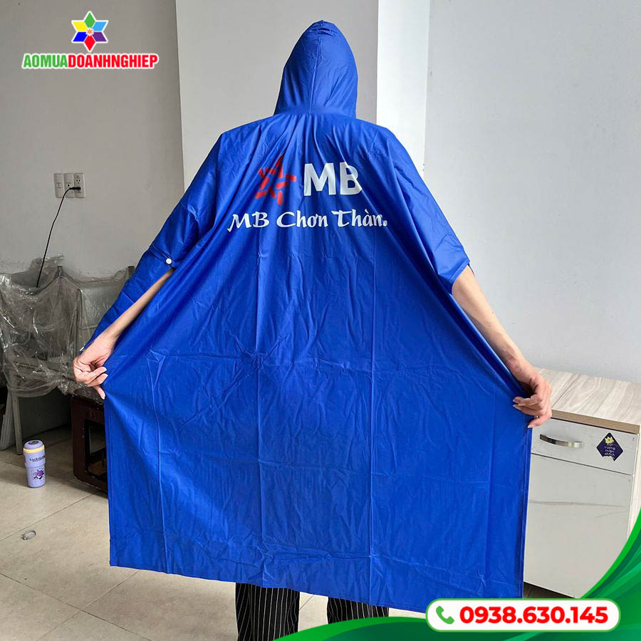 Kiểu dáng áo mưa được lựa chọn áo mưa MB Bank Chơn Thành