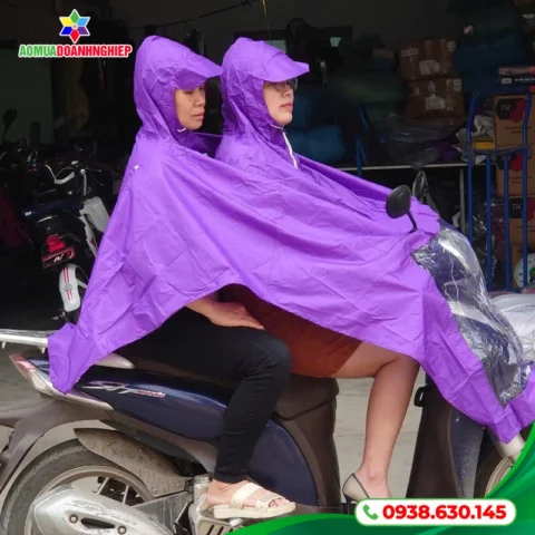 Áo mưa in logo 2 người 2